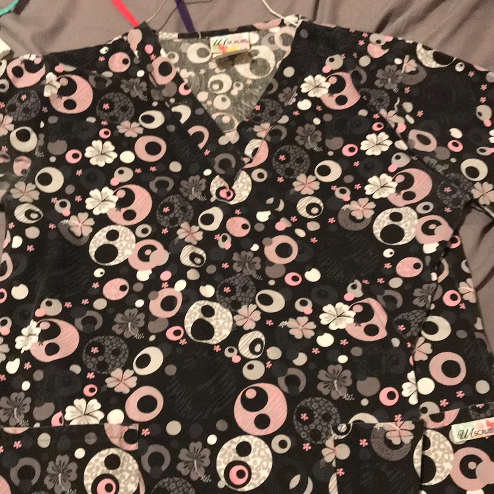 Scrub top - Picture 2 of 2